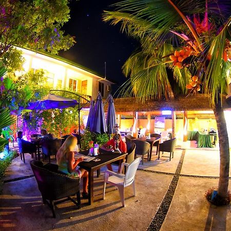 Casadana Hotel Thulusdhoo Exterior photo